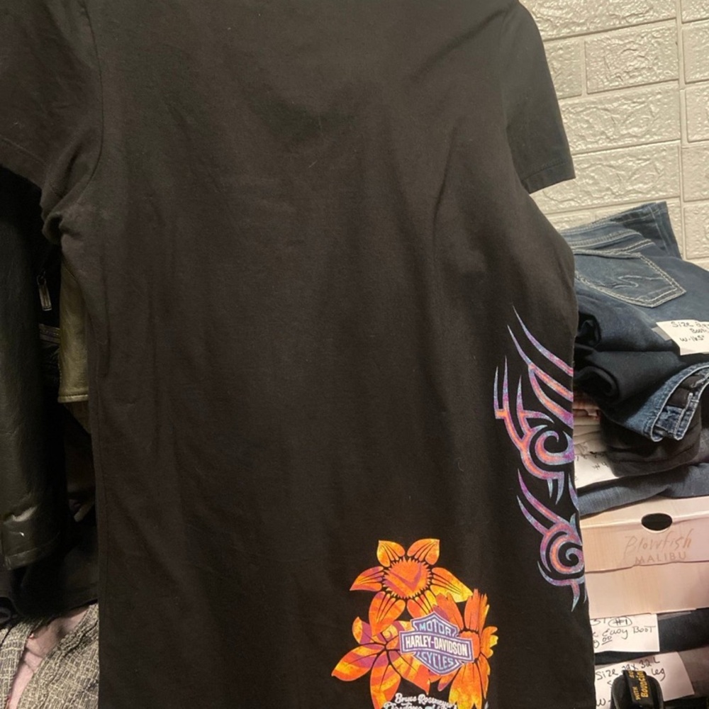 Harley-Davidson Black Tee with Purple and Orange Graphic - Picture 3 of 4